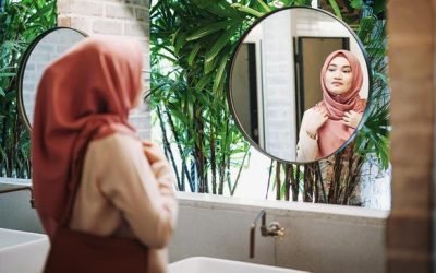 Jangan Bercermin Terlalu Lama, Ini Alasannya