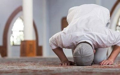 Hukum Menahan Kentut saat Salat